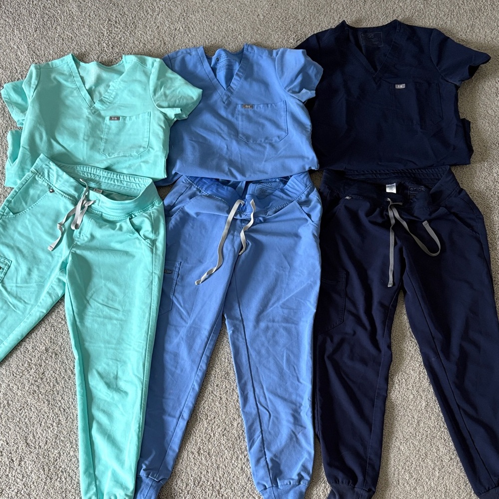 Figs Technical Collection Scrubs

Aqua sold. Bundle for navy and ceil blue